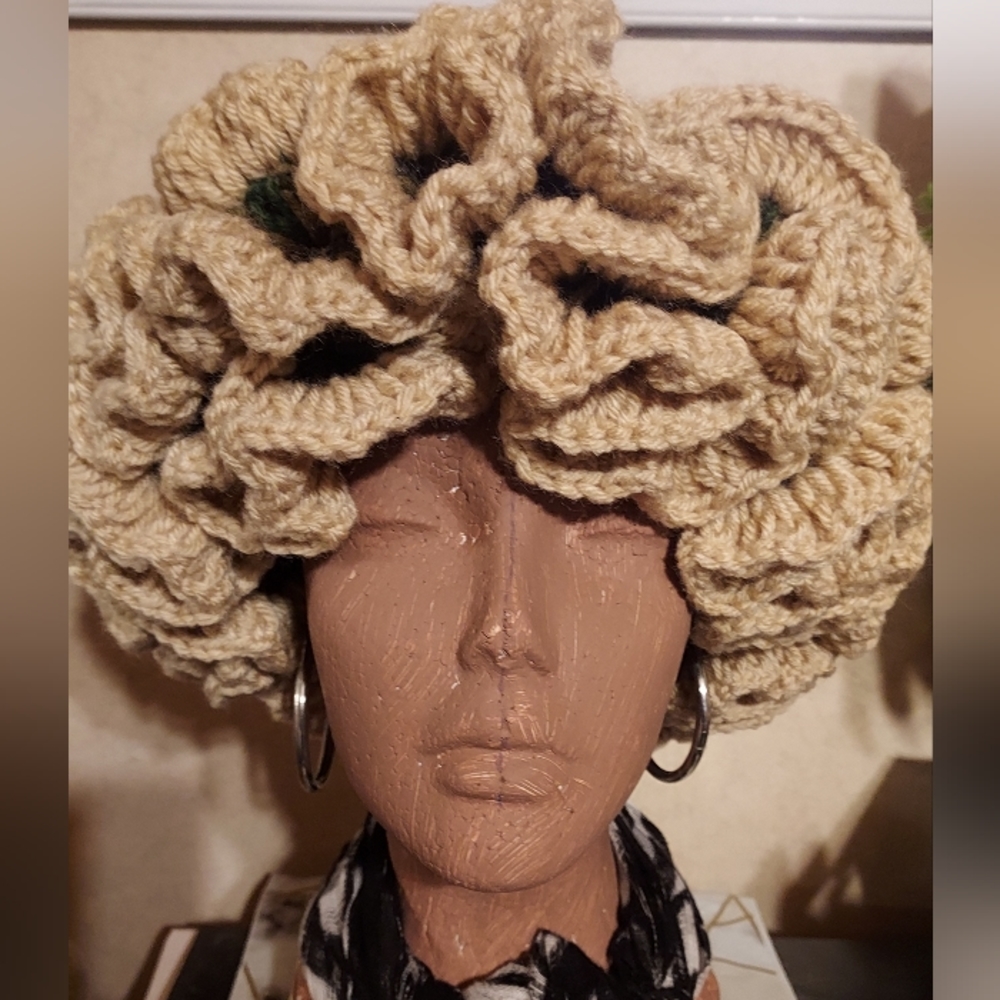 #L❤️VE:HANDMADE.  Crochet Ruffle HAT - Picture 5 of 9
